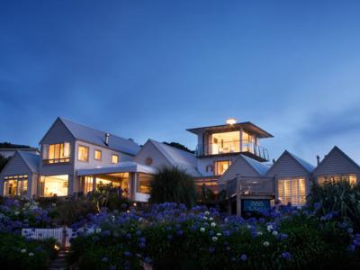 The Boatshed Seaside Boutique Hotel Auckland Exterior photo