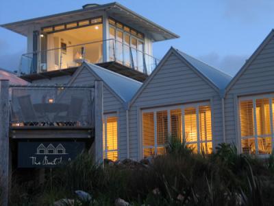 The Boatshed Seaside Boutique Hotel Auckland Exterior photo